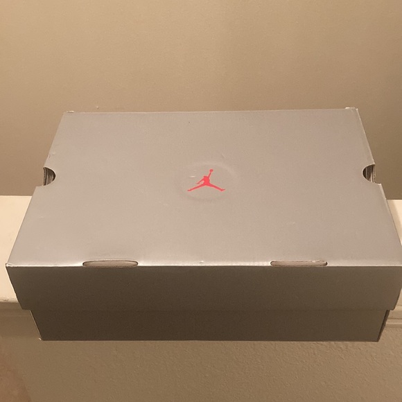 AIR JORDAN 13 RETRO - Picture 14 of 15